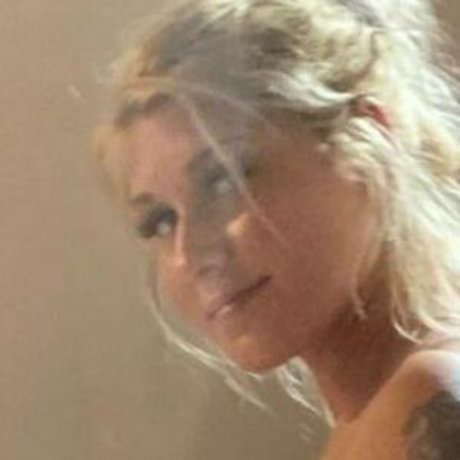 Slickkshaww free model picture