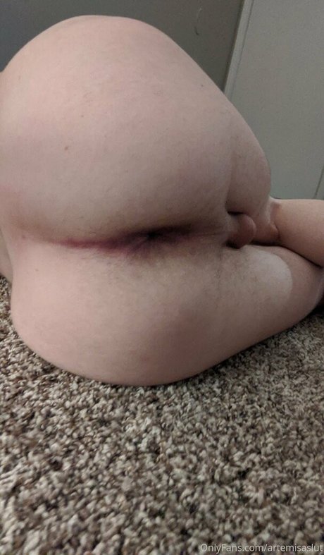artemisaslut star nude pic