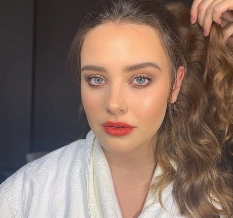 Katherine Langford pornographic actress pictures