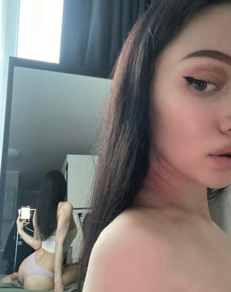 girlwalkingonfire pornstar beautiful pictures