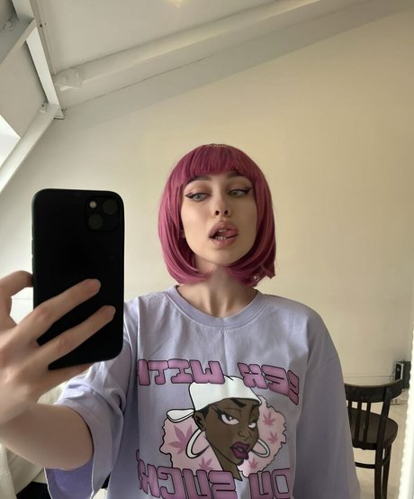 girlwalkingonfire star xxx image