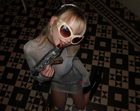 Lola Clark star art gallery