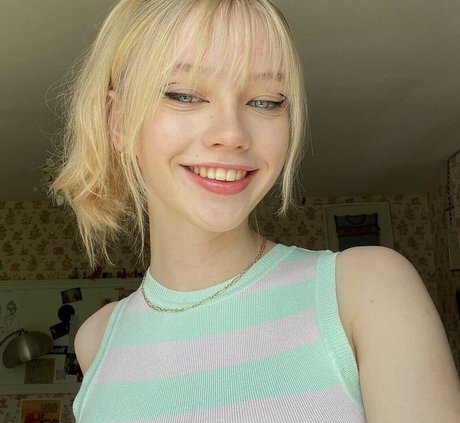 Lola Clark free actress images