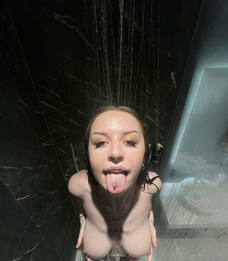 sophieking8008 pretty model pic