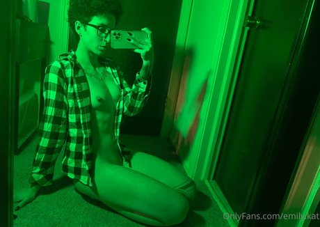 emily kat Photo Gallery