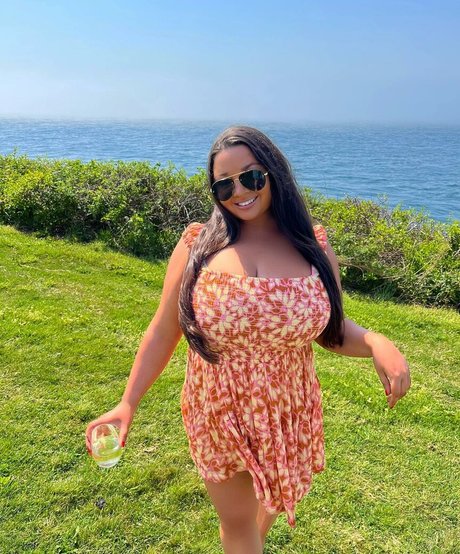 Jenn M pornographic model img