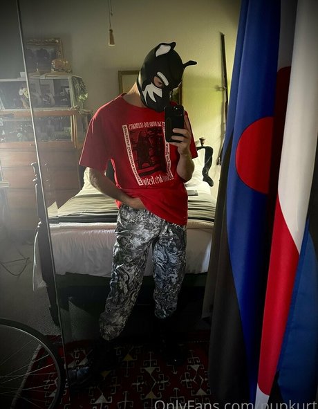 pupkurt model erotic gallery