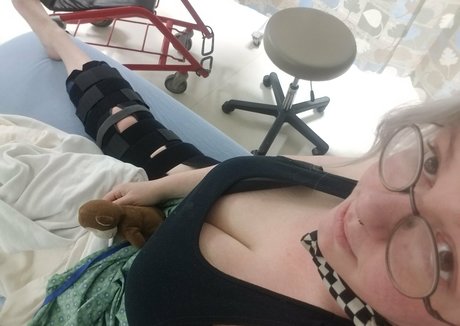 hairy vagina onlyfans erotic picture