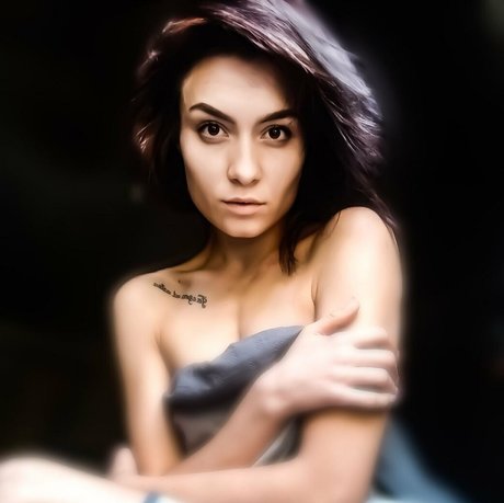 kiramoonlight sex star photo