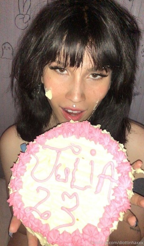 milkyspoil naked pornstar image