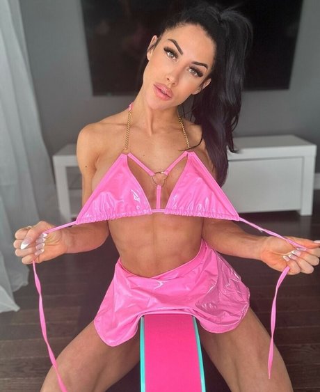 Marie Maxime model perfect images