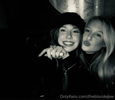 theblondejew nude model gallery