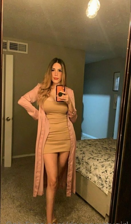 danagorgeus hot actress gallery