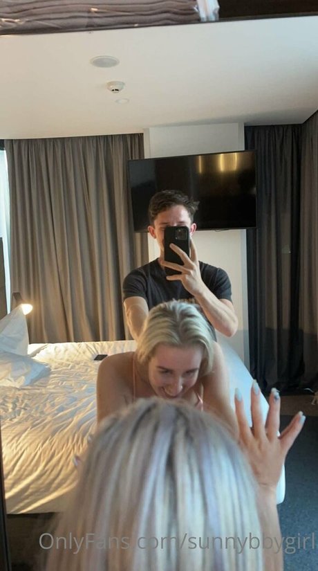 sunnybbygirl free model gallery