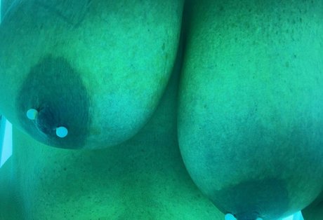 thick girl 1 star art pics