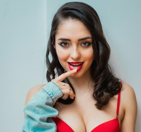 Dai Amadeo sexy pornstar photo