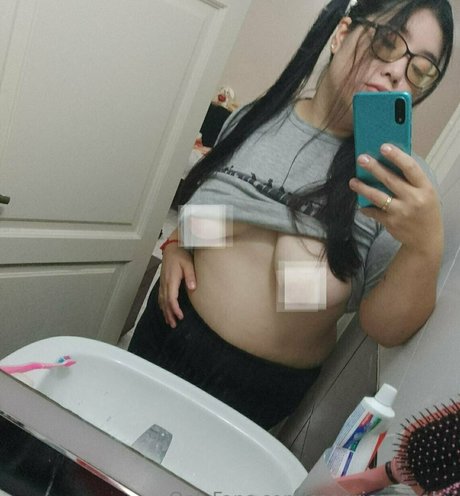 caapricornbaby star nudes pic