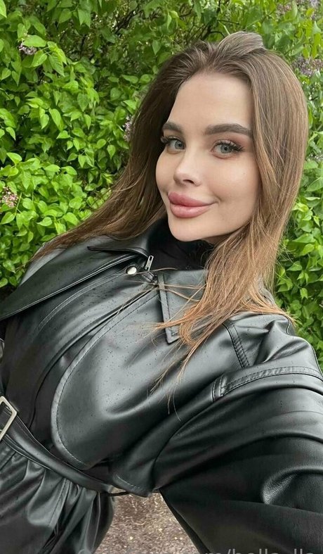 bella lla star exclusive pic