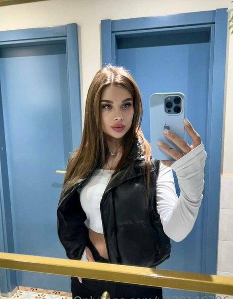 bella lla sex actress photos