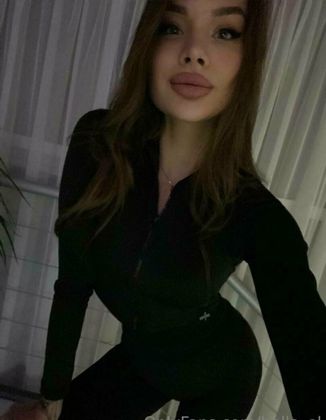 bella lla pretty pornstar img