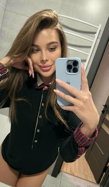 bella lla star high quality photos