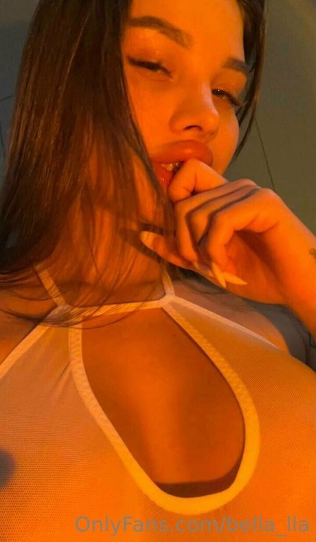 bella lla exclusive actress pictures