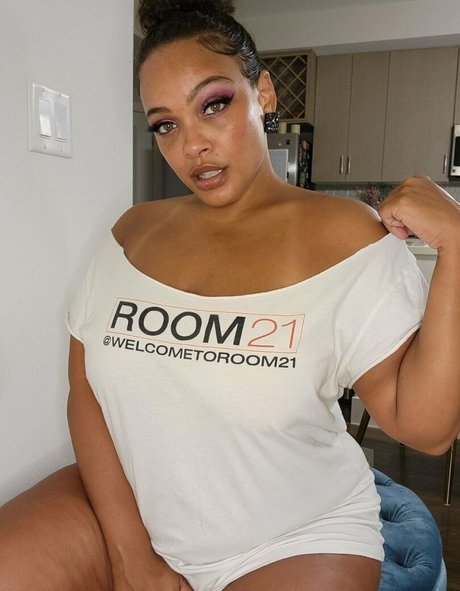 yettajobrown high quality model image