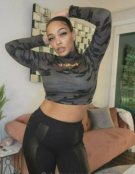 yettajobrown model nice archive