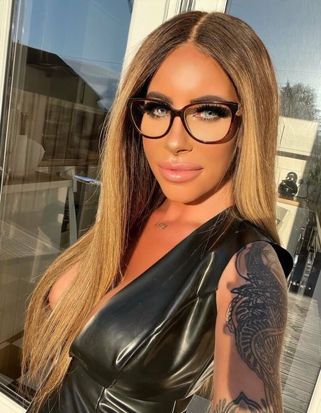 ebony midget onlyfans sexy naked photo