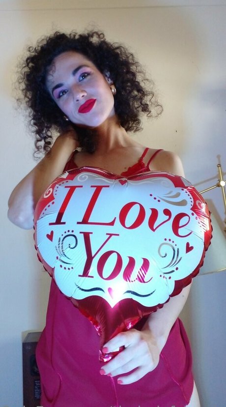 theladyfromshanghai naked star image