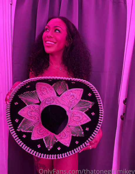 thatonegirlmikey hot model archive