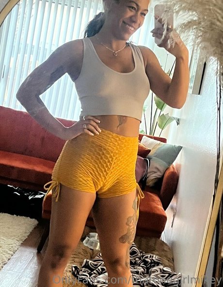 thatonegirlmikey pretty actress pic