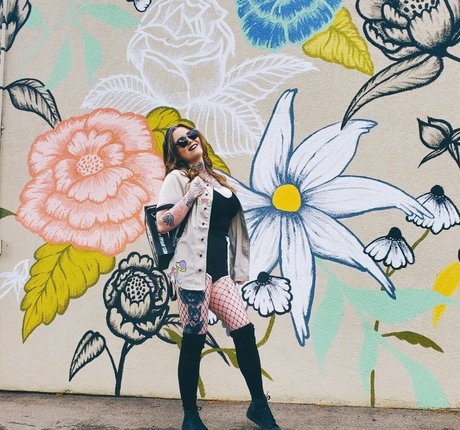 LoveLaurenn perfect pornstar pictures