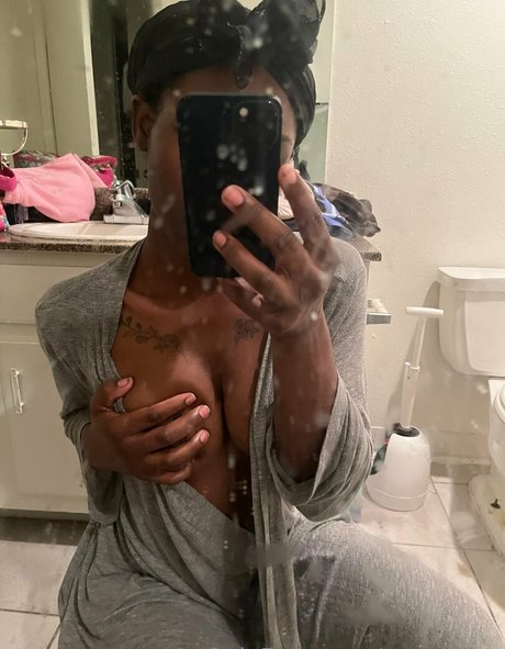 tatsumisu model pretty pic