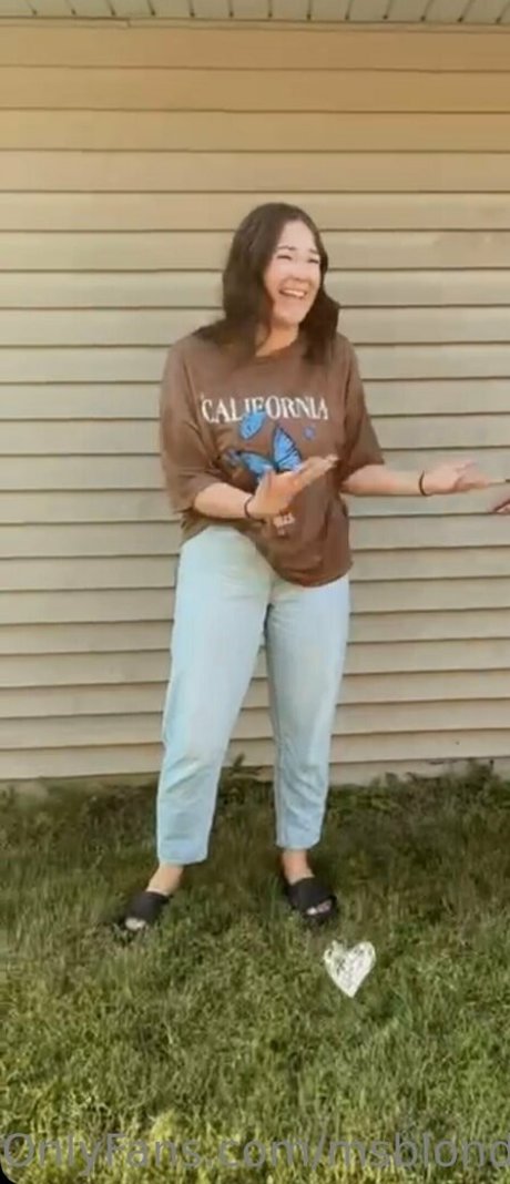 msblondepiggy naked star img