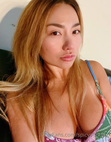 spicysundayx model adult picture