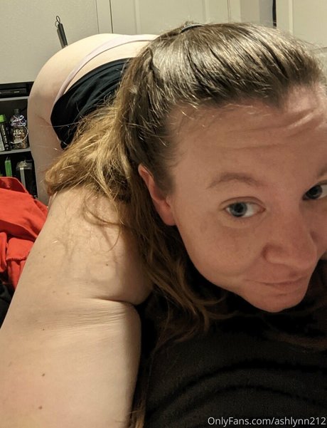 ashlynn212 sexy pornstar image