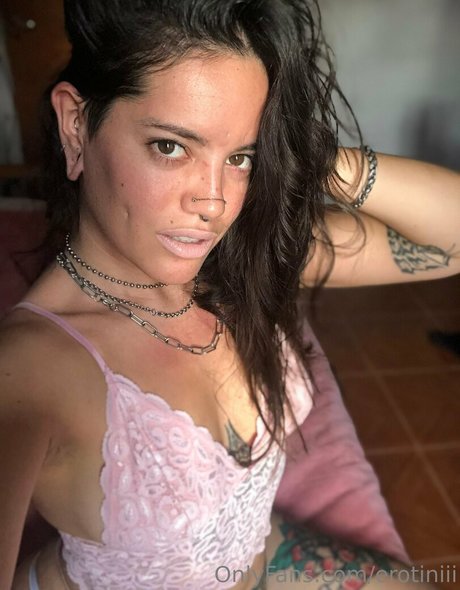 erotiniii hot actress galleries