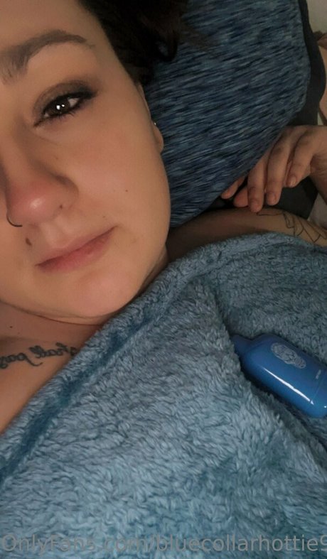 bluecollarhottie98 naked star galleries