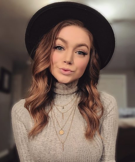 Lameassloser95 nude pornstar photo