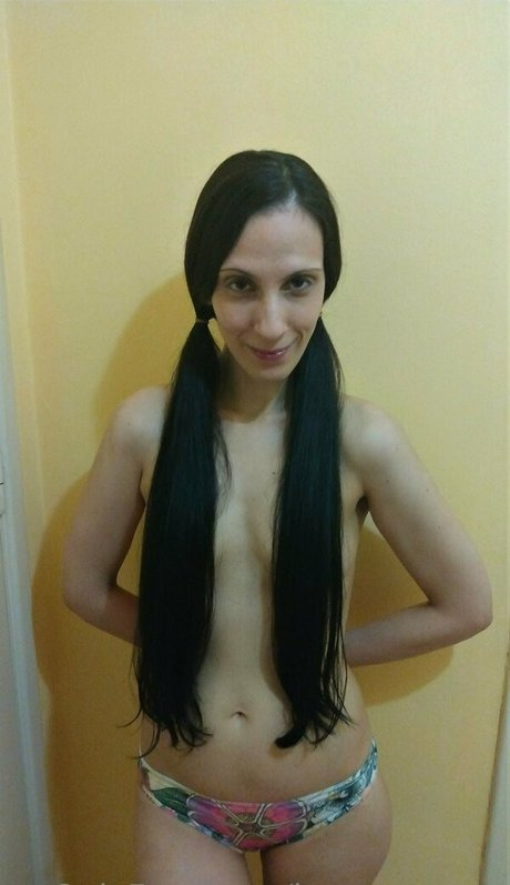 loryvancamp model nude pics