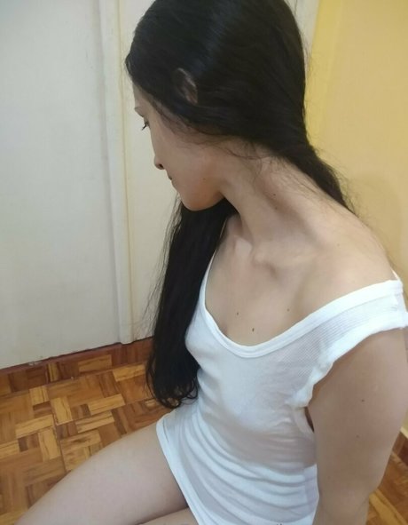 loryvancamp pretty model image