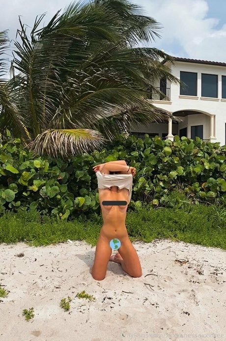 xxxvanessaxxxfree nude pornstar images