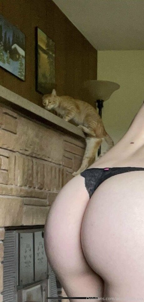 annariversvip art actress pic