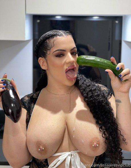 lissaairesvipclub erotic model gallery