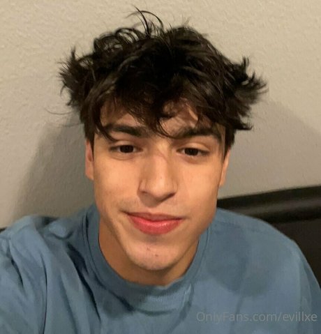 evillxe star hot image