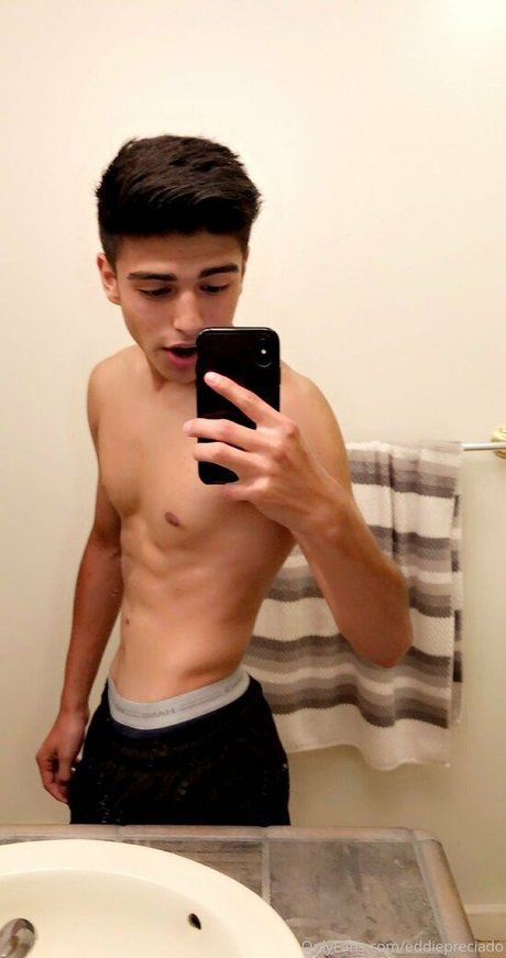 evillxe pornographic model picture