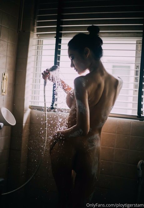 Ploytigerstam star nudes picture