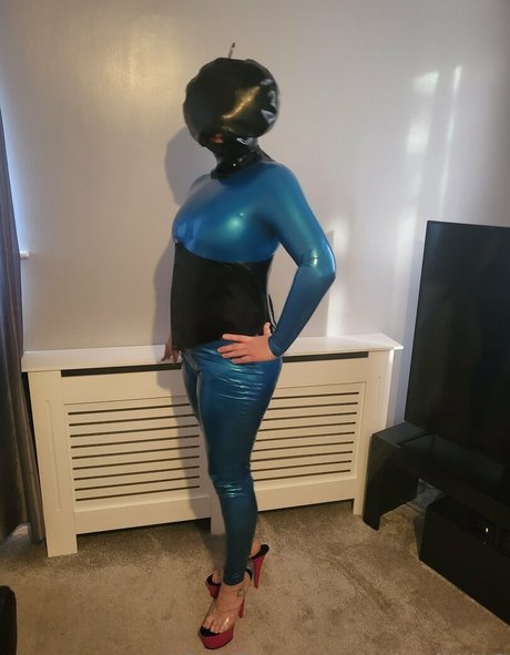 latexnikki12 nude model images
