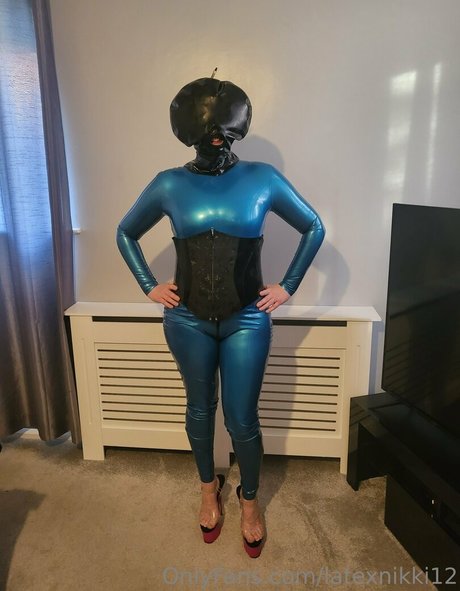 latexnikki12 model art galleries